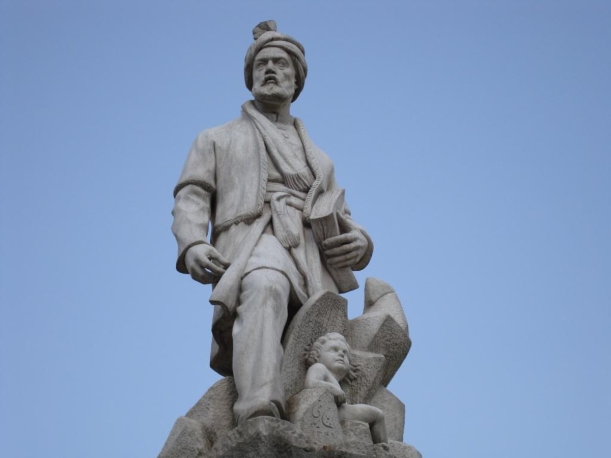 مجسمه فردوسی